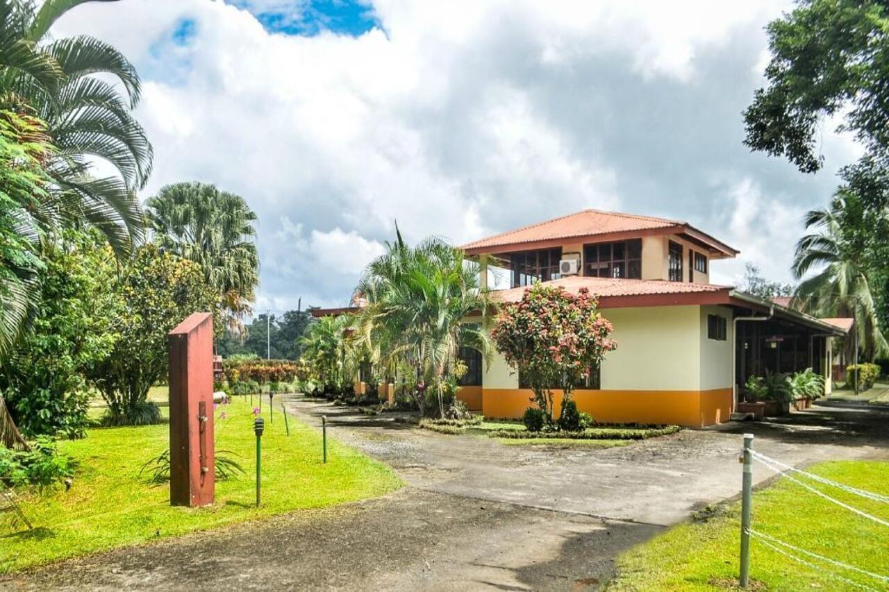 Hotel Befox Adventure à La Fortuna Extérieur photo