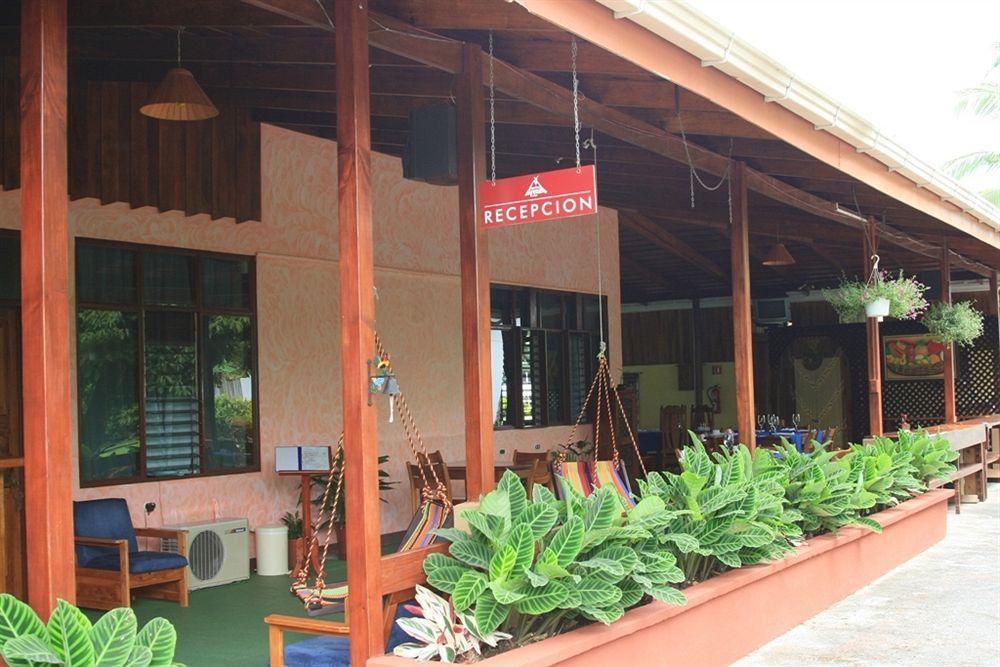 Hotel Befox Adventure à La Fortuna Extérieur photo