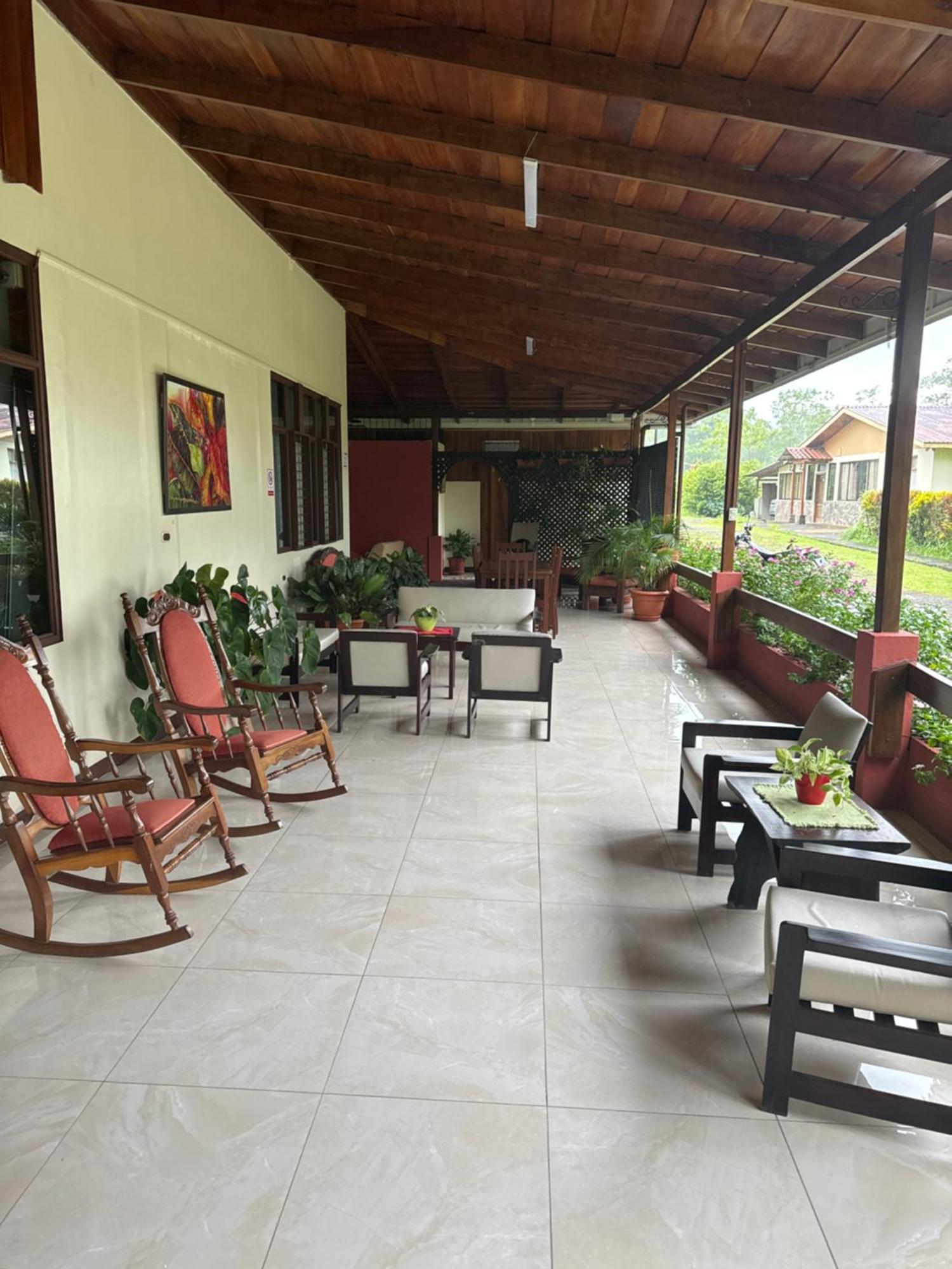 Hotel Befox Adventure à La Fortuna Extérieur photo